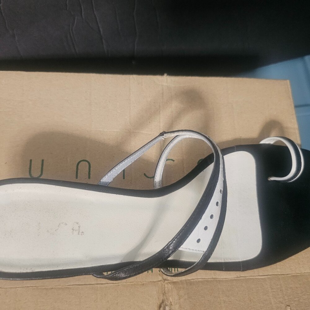 Black and white sandal